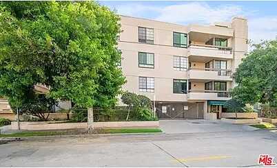Stockbridge And Templeto, Los Angeles, CA 90006
