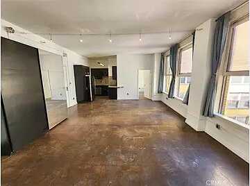 Tabor S, Los Angeles, CA 90014