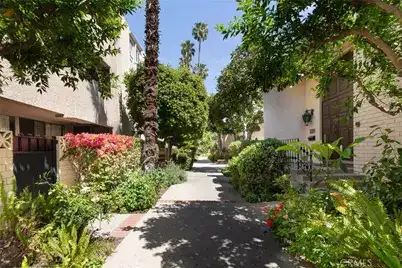 W Pico Blv, Los Angeles, CA 90023