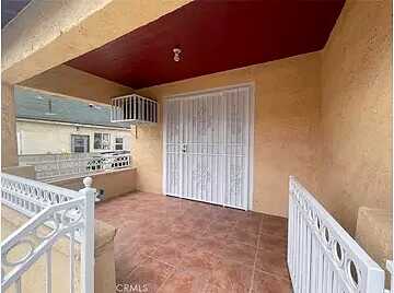 White Oa, Los Angeles, CA 90031