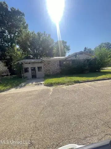 Oak Park, JACKSON, MS 39213