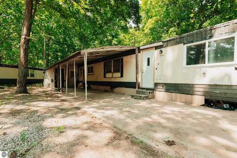 Luanne, TRAVERSE CITY, MI 49685