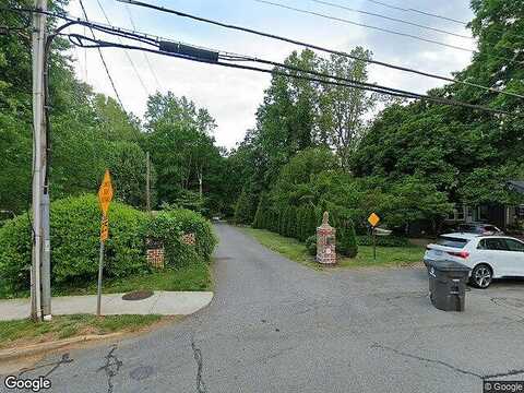 Kirklees, WINSTON SALEM, NC 27104