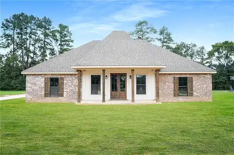 Saige Ln, Woodworth, LA 71485
