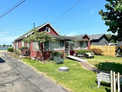 Decker Ave Ne, Thornville, OH 43076