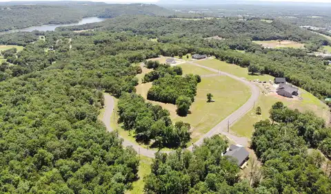Jeremiah Cir, Russellville, AR 72802