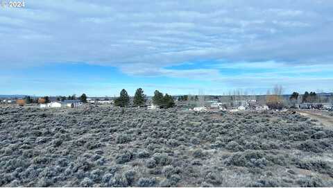Elm Ln, Christmas Valley, OR 97641