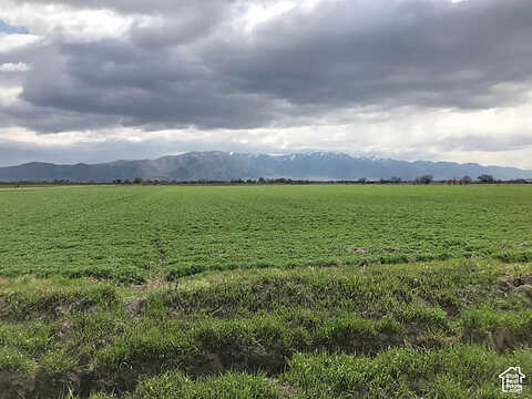 W 10400 N, Tremonton, UT 84337