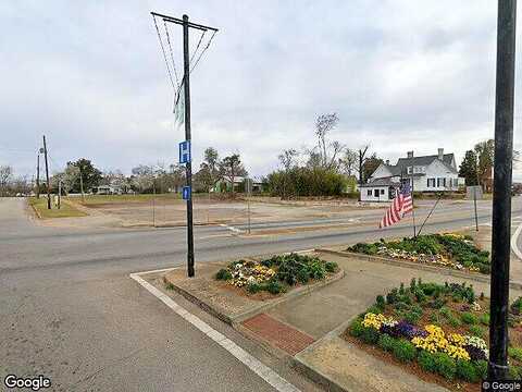 Wayne St, Louisville, GA 30434