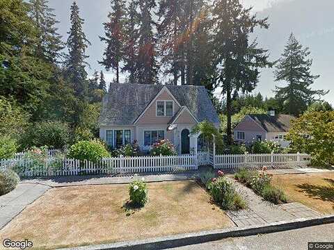 1St, COQUILLE, OR 97423