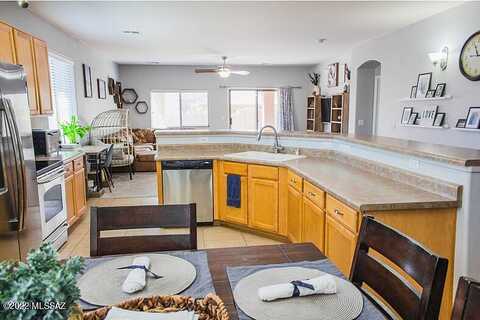 Calle Cajeta, SAHUARITA, AZ 85629