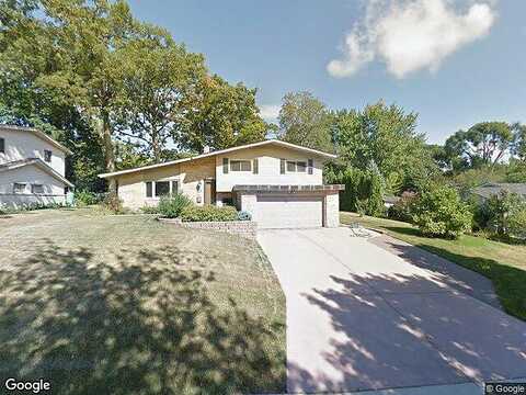 Olympia, GREENDALE, WI 53129