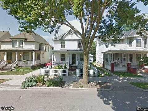 Villa, RACINE, WI 53403