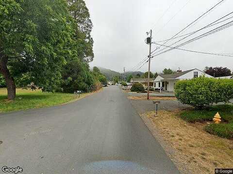 Crestline Loop, Brookings, OR 97415