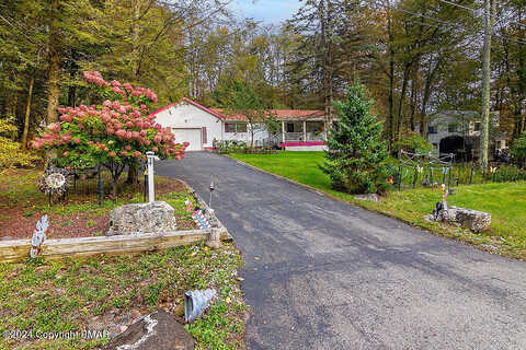 Glen Circle, TOBYHANNA, PA 18466