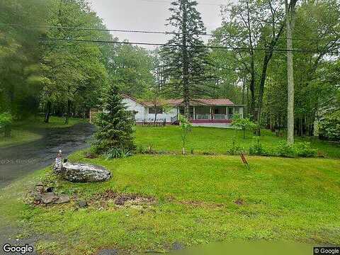 Glen Circle, TOBYHANNA, PA 18466
