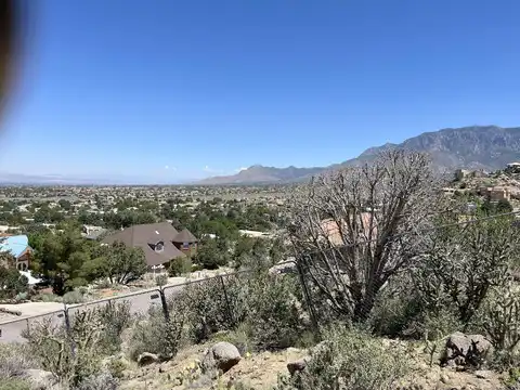 Skyline Ct Ne, Albuquerque, NM 87111