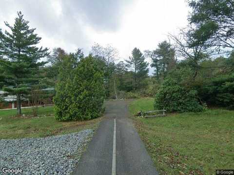 Holly Ln, Fancy Gap, VA 24328