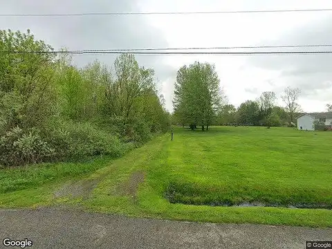 Templeton Rd Nw, Leavittsburg, OH 44430