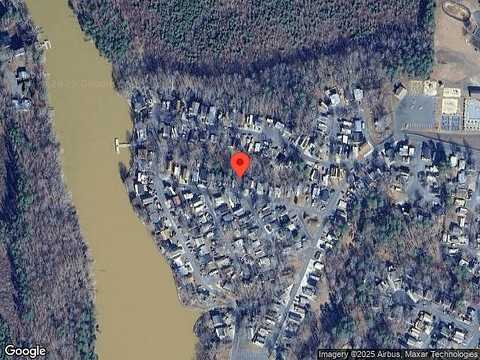 Oak St #371, New London, NC 28127