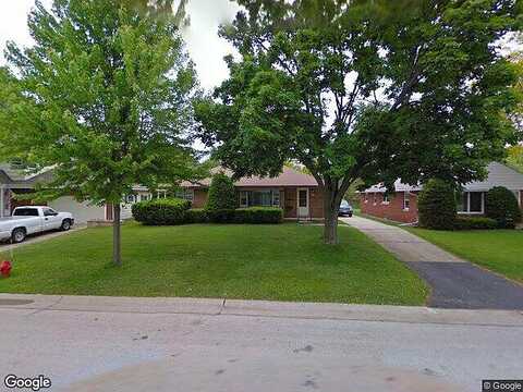 Navajo, MILWAUKEE, WI 53217