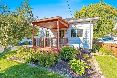 Oak, NEENAH, WI 54956
