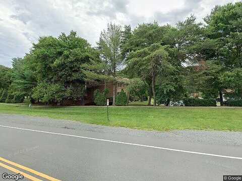 Sutton Oaks, VIENNA, VA 22181