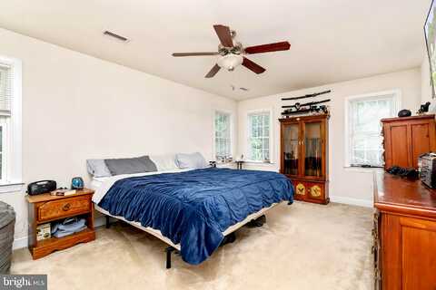 Robertson Town, BUMPASS, VA 23024