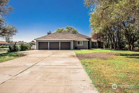 Sandalwood, MOSES LAKE, WA 98837