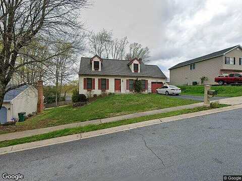 Denise, BIRDSBORO, PA 19508