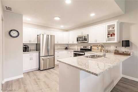 Foxlake, NORTH FORT MYERS, FL 33917