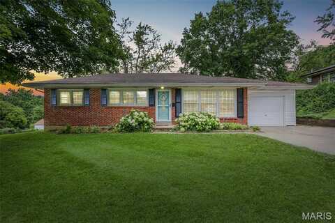 1001 Hillcrest Place, Saint Charles, MO 63301