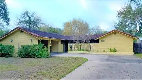 Rose, ALICE, TX 78332