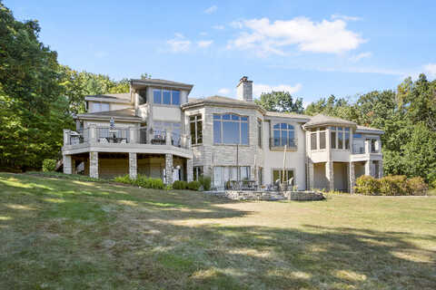 Yorkshire, PEWAUKEE, WI 53072