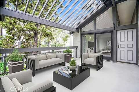 Macarthur, SANTA ANA, CA 92704
