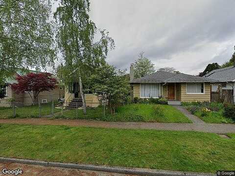 27Th Avenue Nw, Seattle, WA 98117
