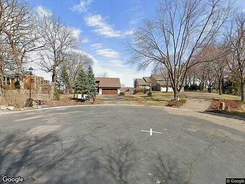 Hawthorne Circle, Chanhassen, MN 55331