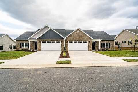 Freemont Circle, Broadway, VA 22815