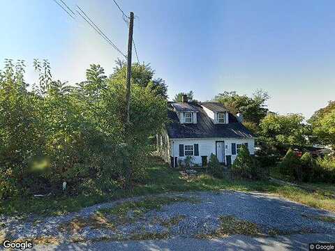 E Summit Ave, ELKTON, VA 22827