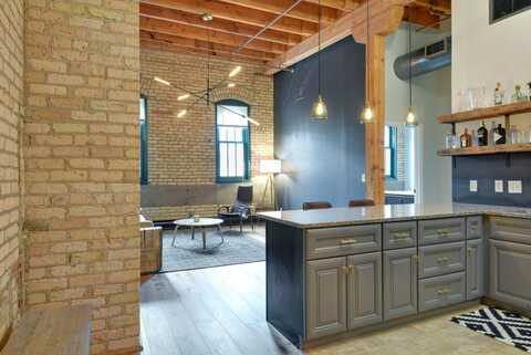 N 1St Street, Minneapolis, MN 55401