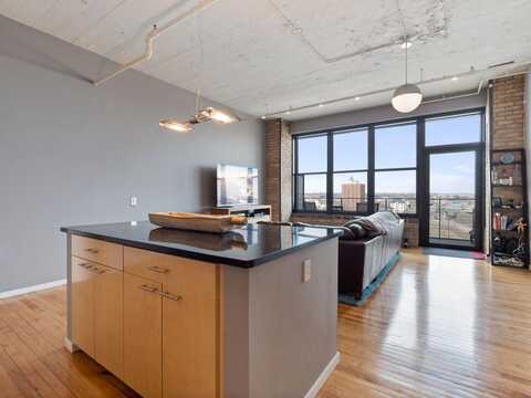 Market Street, Minneapolis, MN 55405