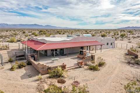 S Douglas Lane, Yucca, AZ 86438