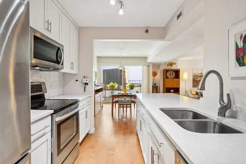 Lasalle Avenue, Minneapolis, MN 55403
