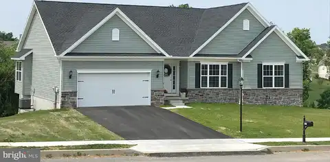 Onyx Drive #55, HANOVER, PA 17331