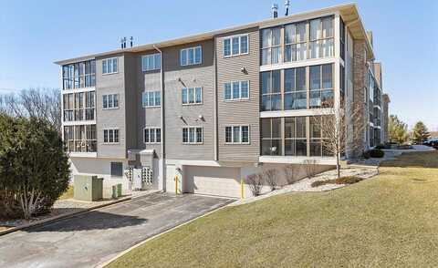 Oconomowoc Parkway #239, Oconomowoc, WI 53066