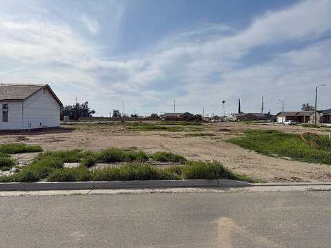 S Creekside Place E, Porterville, CA 93257