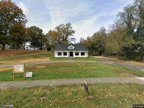 Raflo Place Avenue, Bedford, VA 24523