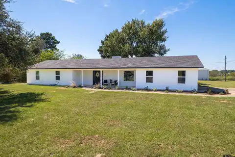 S Walnut St, Winnsboro, TX 75494