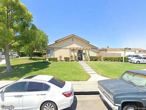 Carriage Dr #51-A, Santa Ana, CA 92707