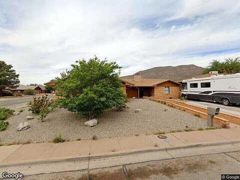Los Robles, ALAMOGORDO, NM 88310